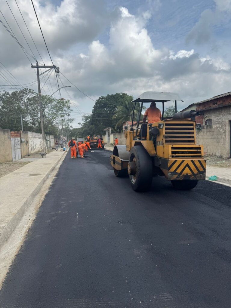 Asfaltamento é concluído no Engenho Velho e melhora mobilidade urbana na região